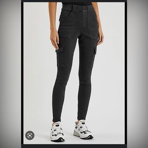 Brand new pair of Spanx Stretch Twill Cargo pants!  Size Large!